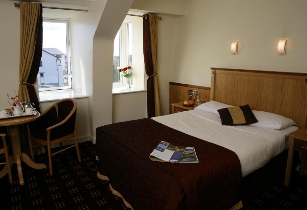 Bush Hotel County Leitrim Eksteriør billede